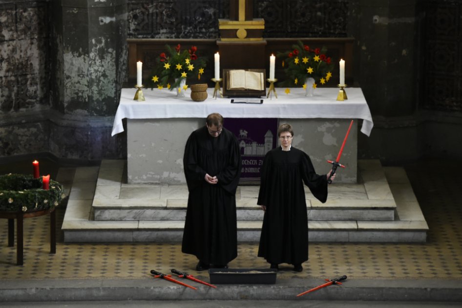 Iglesia protestante realiza ceremonia temática de Star Wars