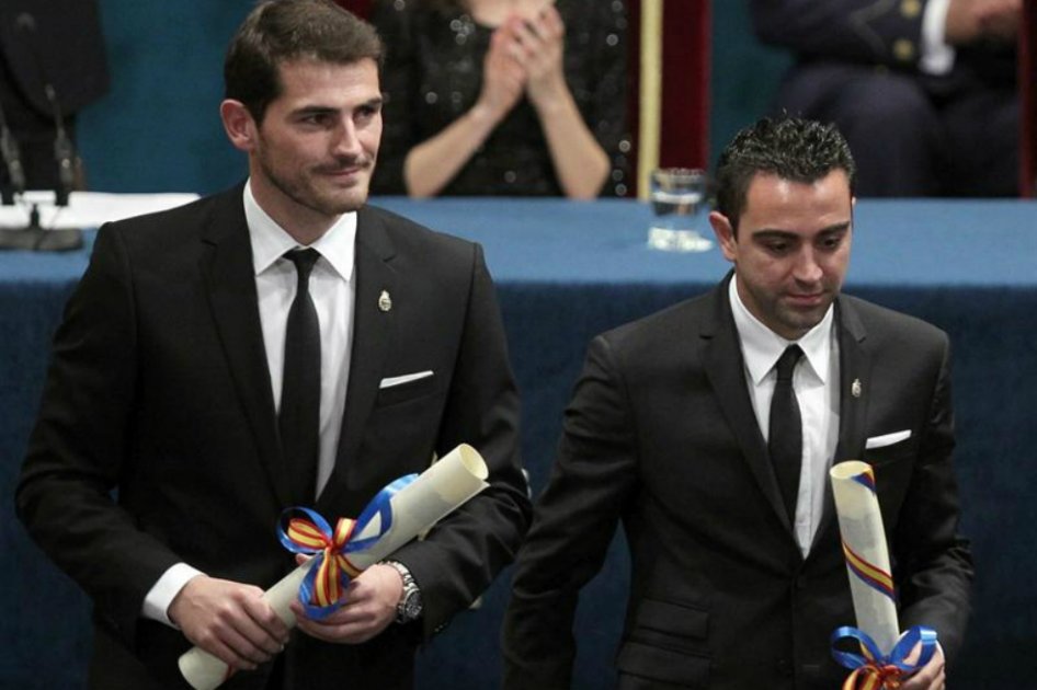 Xavi y Casillas, felices de compartir premio a la amistad y a la trayectoria