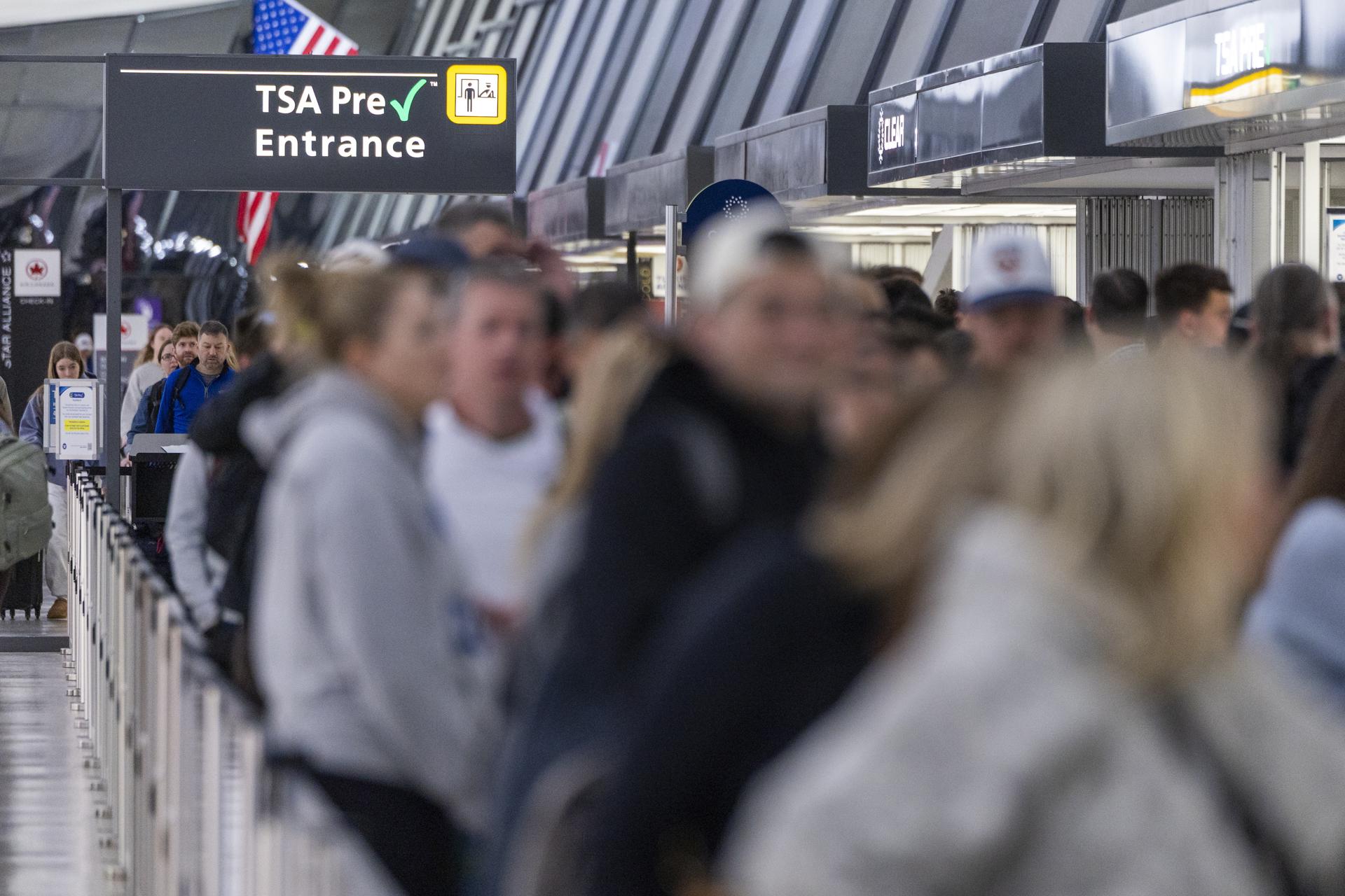 El desacuerdo político en EE. UU. mantiene la crisis en los aeropuertos por ahora