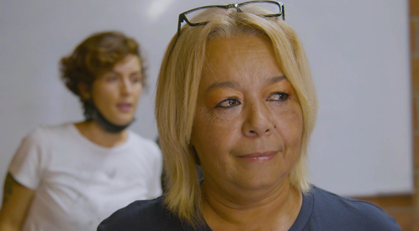 María Isabel Palacio, víctima del conflicto, canta para sanar las heridas.