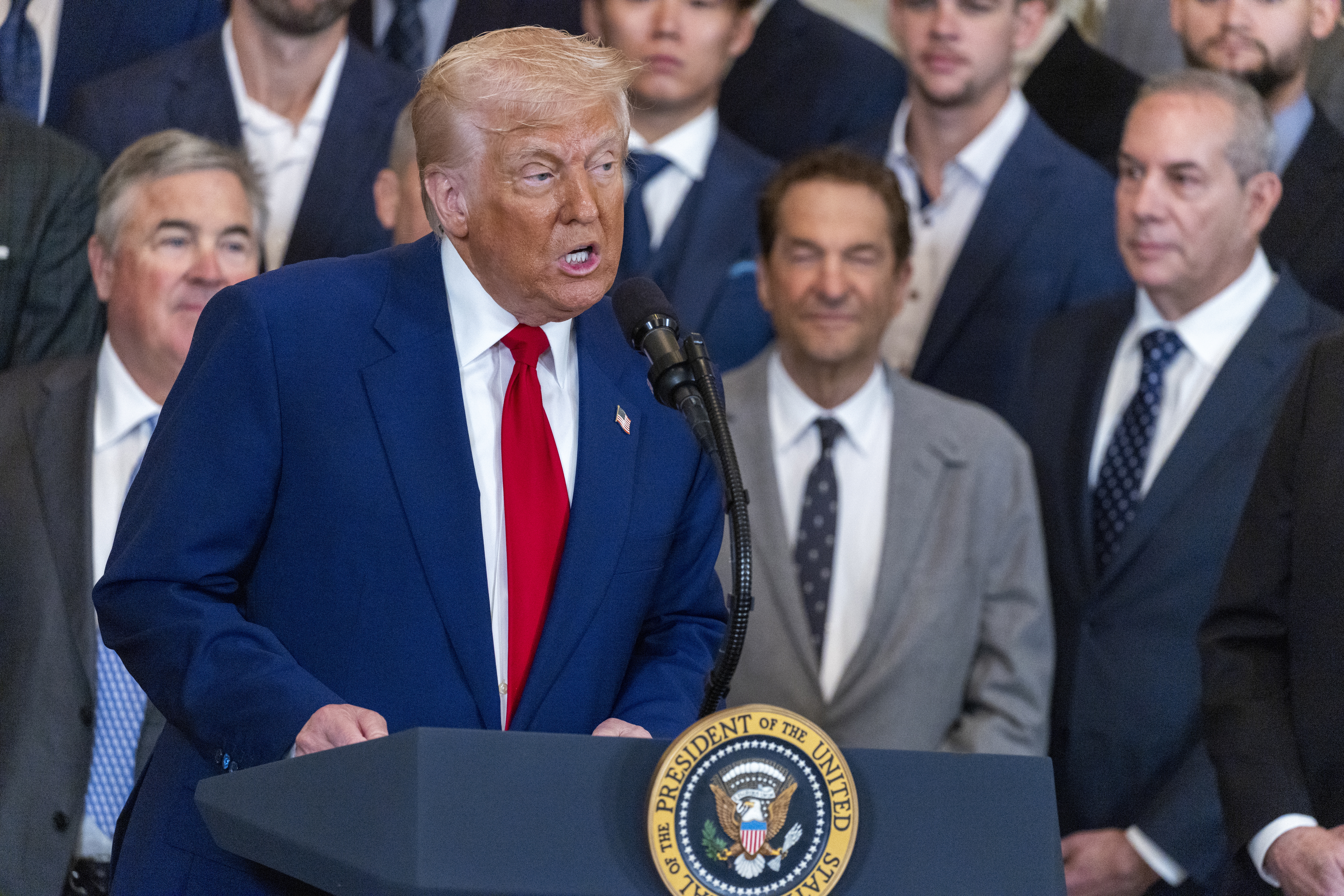 WASHINGTON (United States), 07/04/2025.- US President Donald Trump delivers remarks during a ceremony for the 2024 World Series Champions Los Angeles Dodgers in the East Room of the White House in Washington, DC, USA, 07 April 2025. EFE/EPA/SHAWN THEW