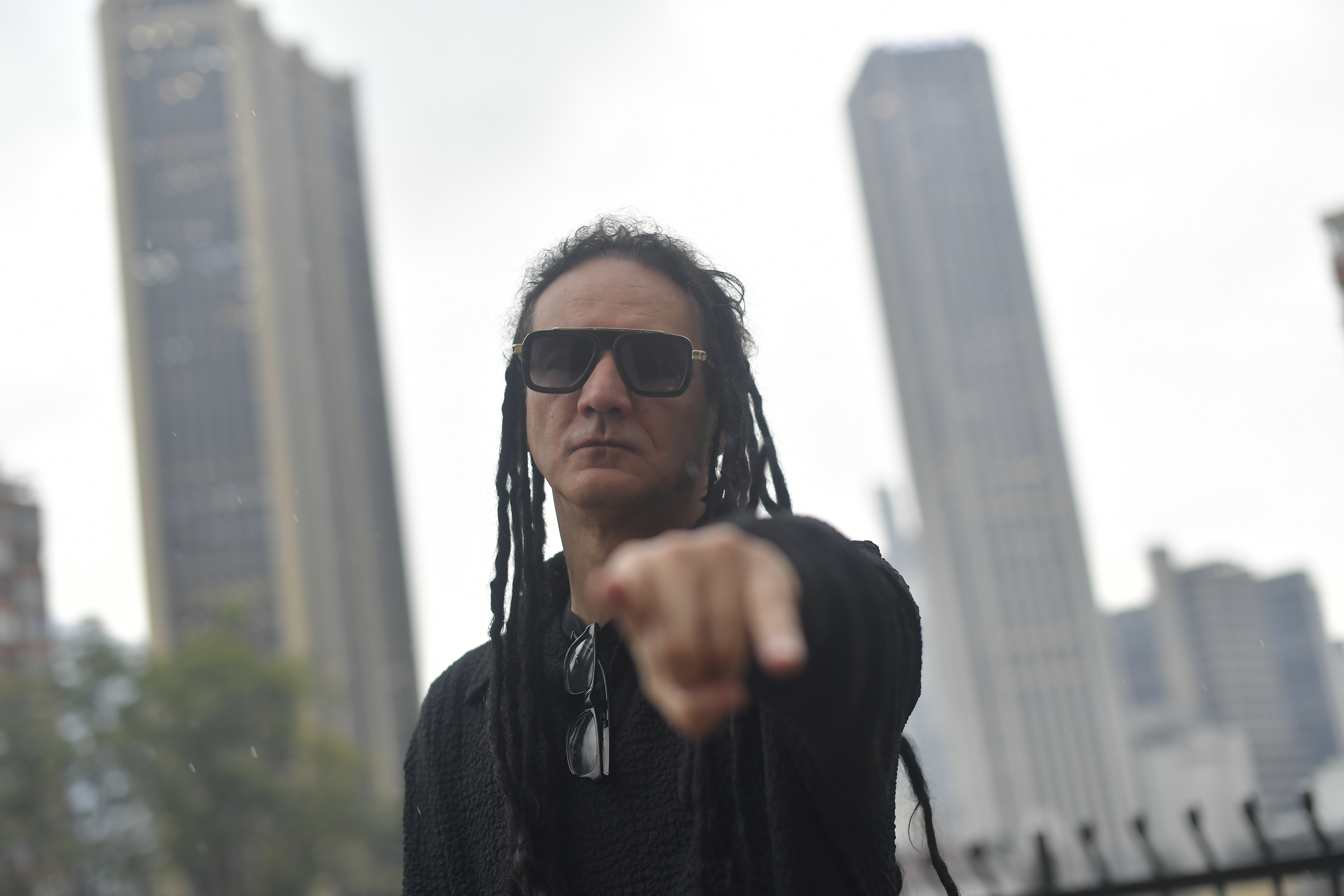 Vocalista de La Pestilencia.