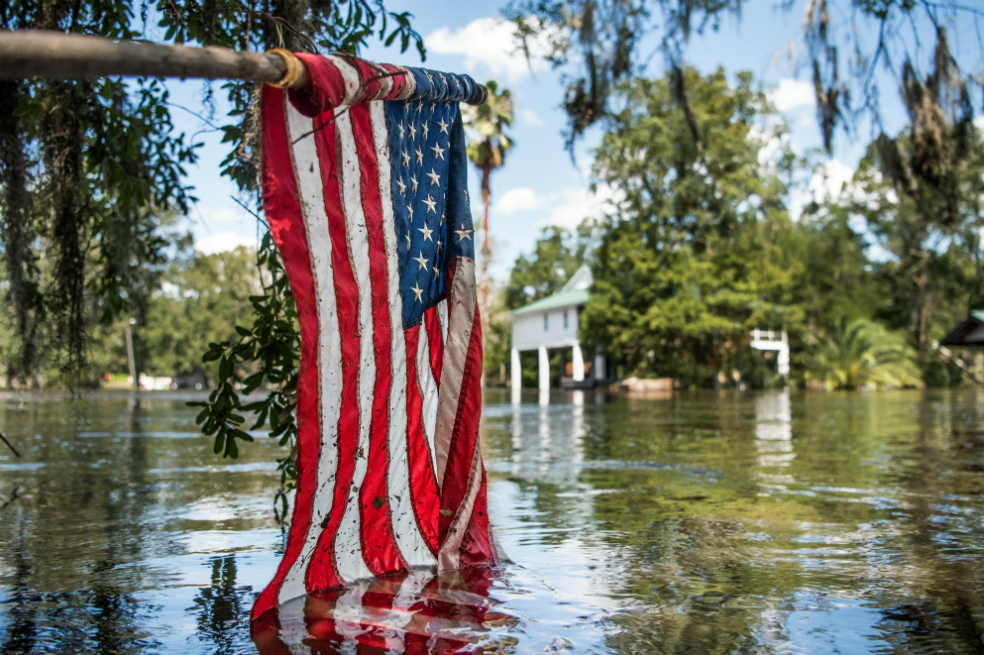 Tras su paso por Florida, Irma sigue provocando muertes