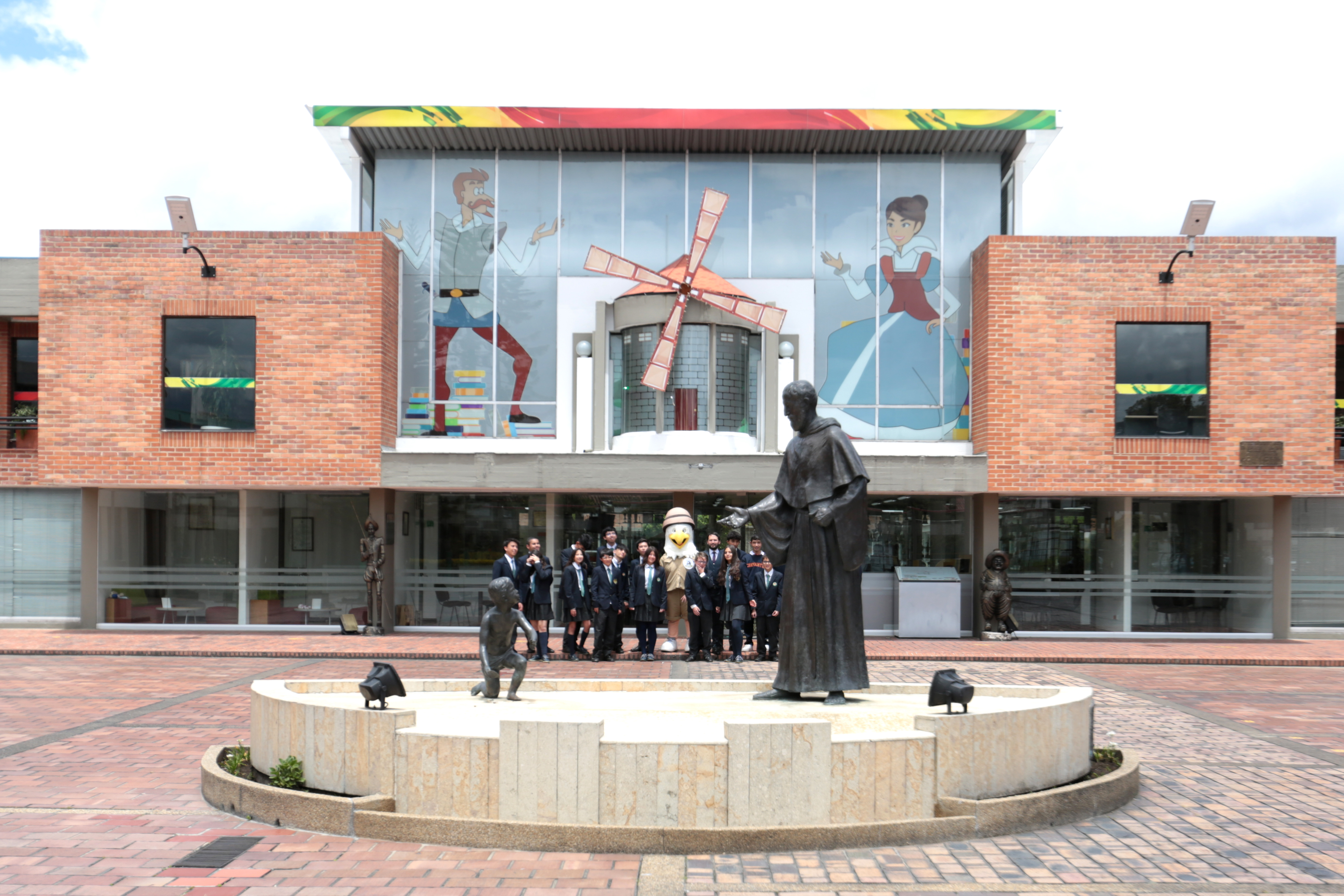 Liceo de Cervantes: 90 años sembrando sueños y cultivando personas