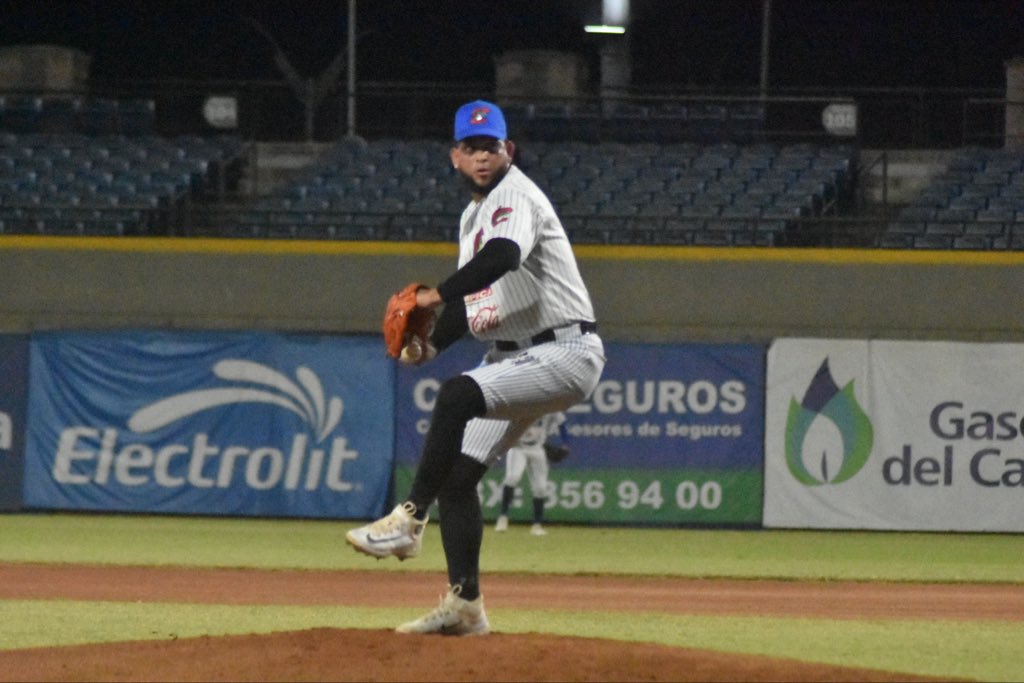 Caimanes tomó ventaja de dos juegos sobre Tigres en la final de la Liga de Beisbol