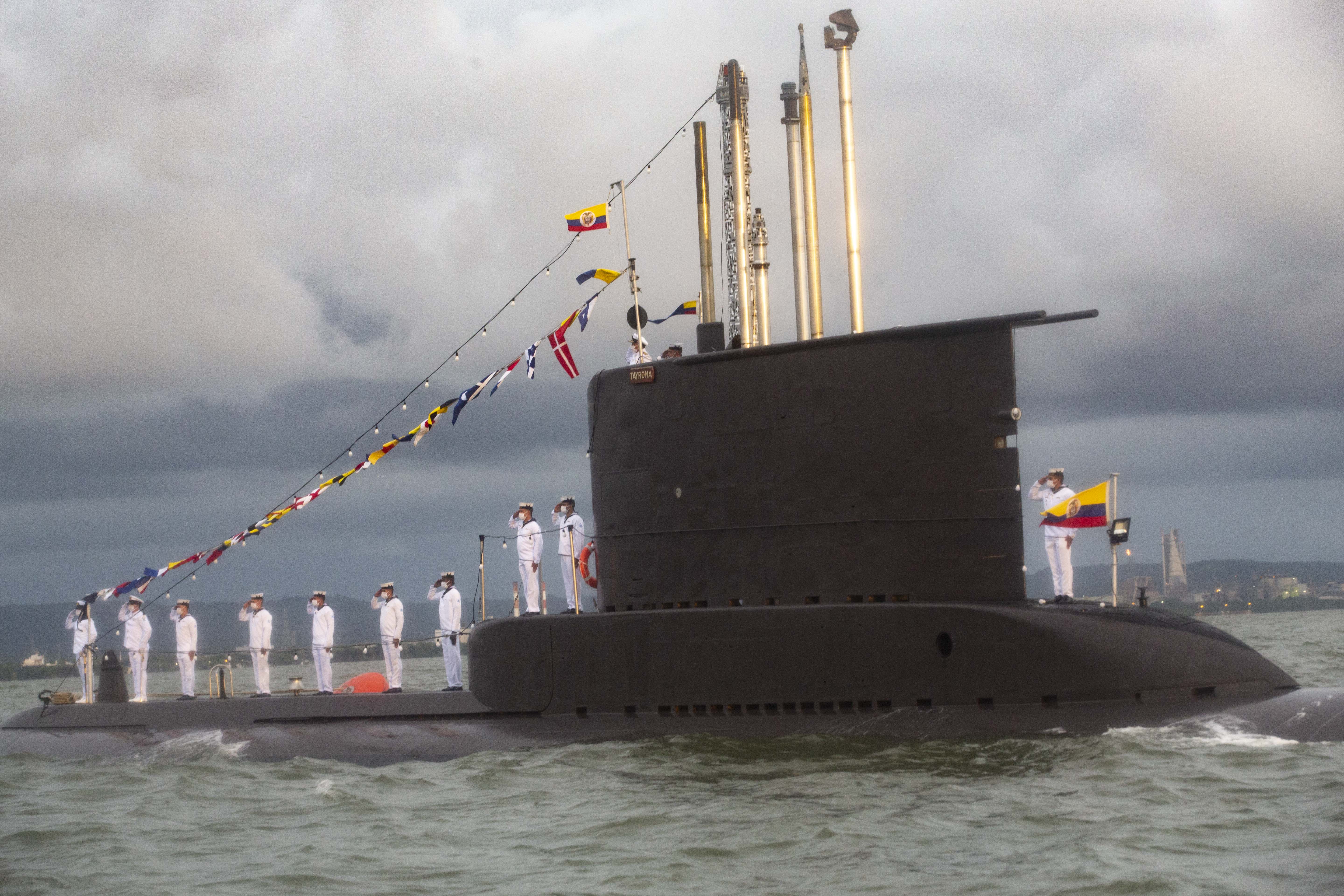 Revista naval en los 198 años de la Armada de Colombia