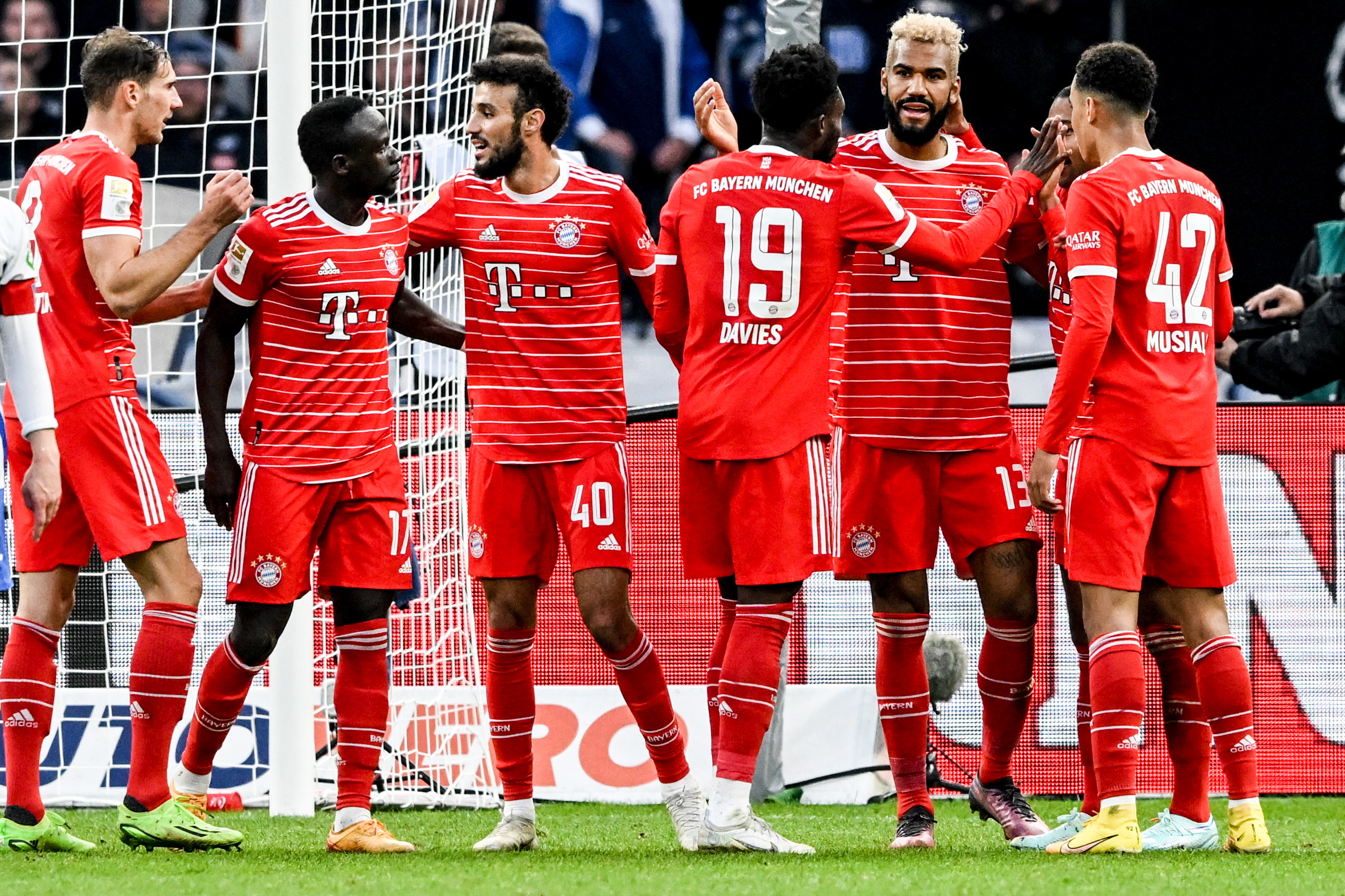 Bayern Múnich se posiciona como líder provisional en una apretada Bundesliga