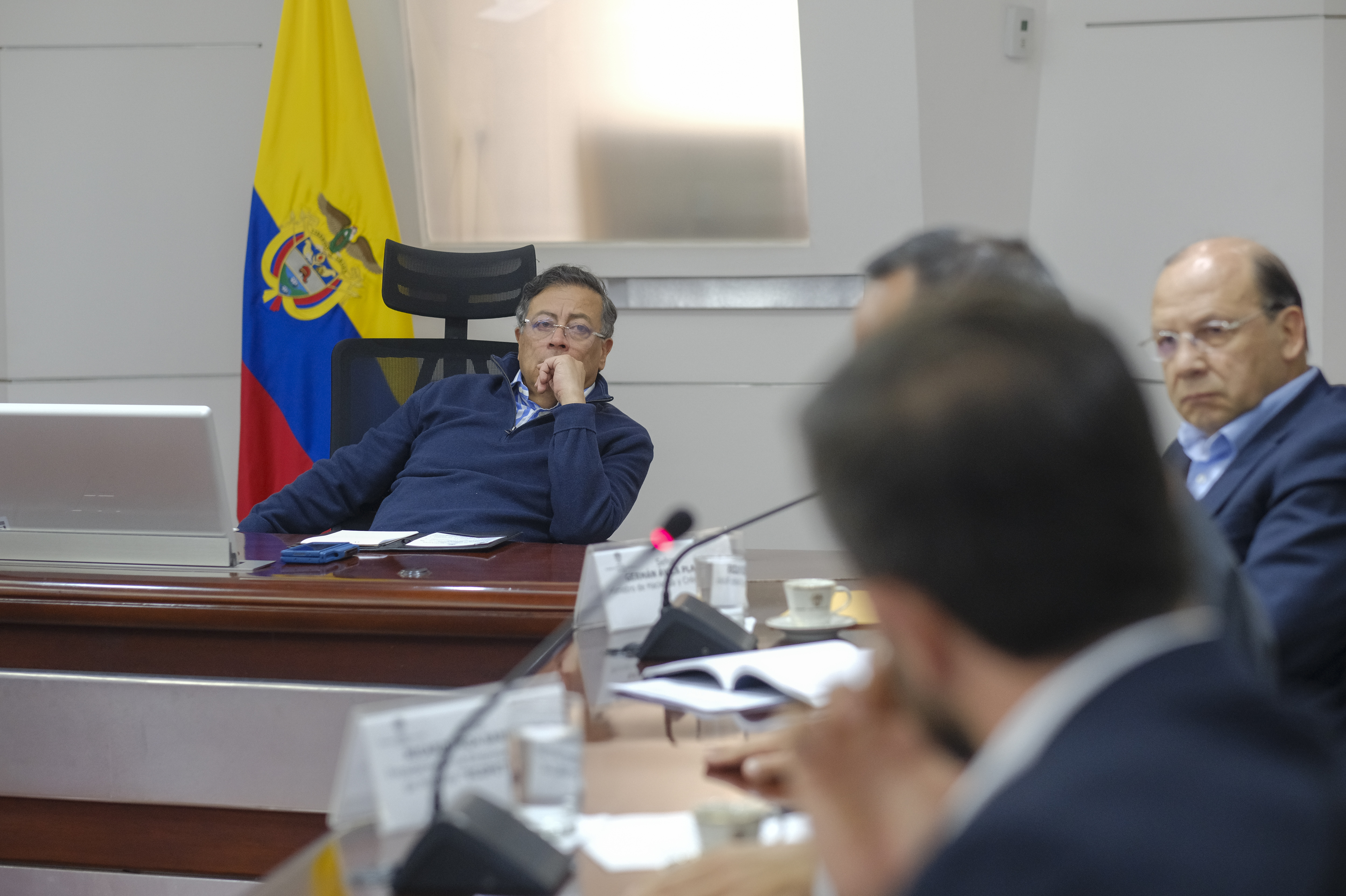 Gobierno Petro vuelve a plantear una emergencia económica, sectores políticos responden