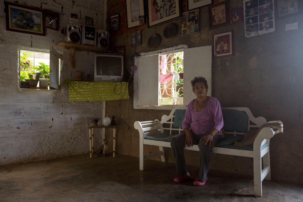 Adultos mayores en Venezuela, ¿comida o medicina?, lo que alcance con 10 dólares