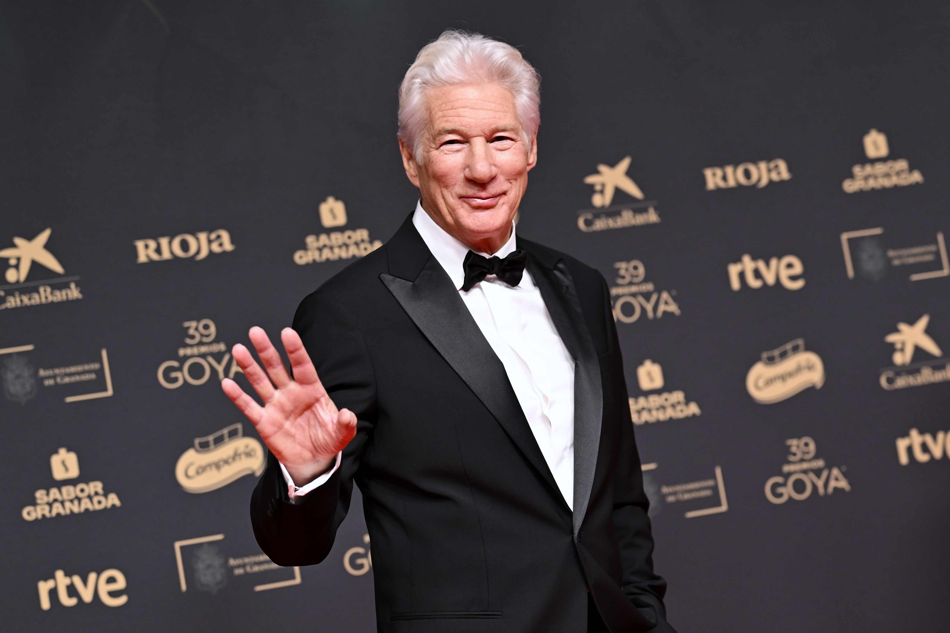 Richard Gere recibe Premio Goya y se pronuncia contra Donald Trump: “es un matón”