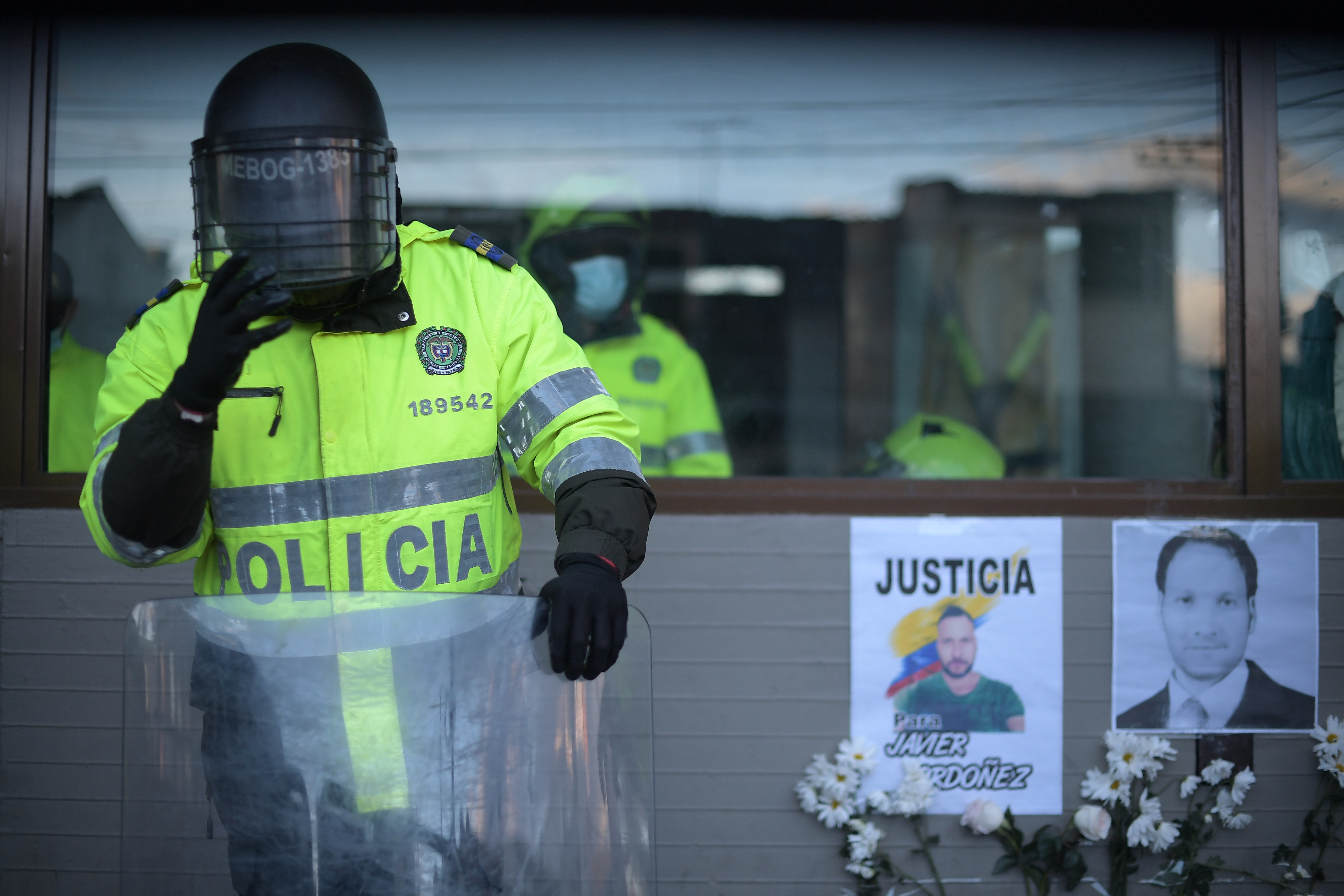 Con diferentes actividades y manifestaciones, se conmemoró en Villa Luz y Verbenal el primer año de esa sangrienta noche en Bogotá.