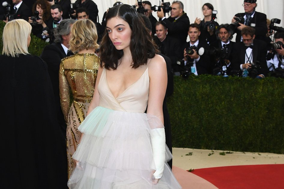 Lorde compone nuevo disco rodeada de naturaleza