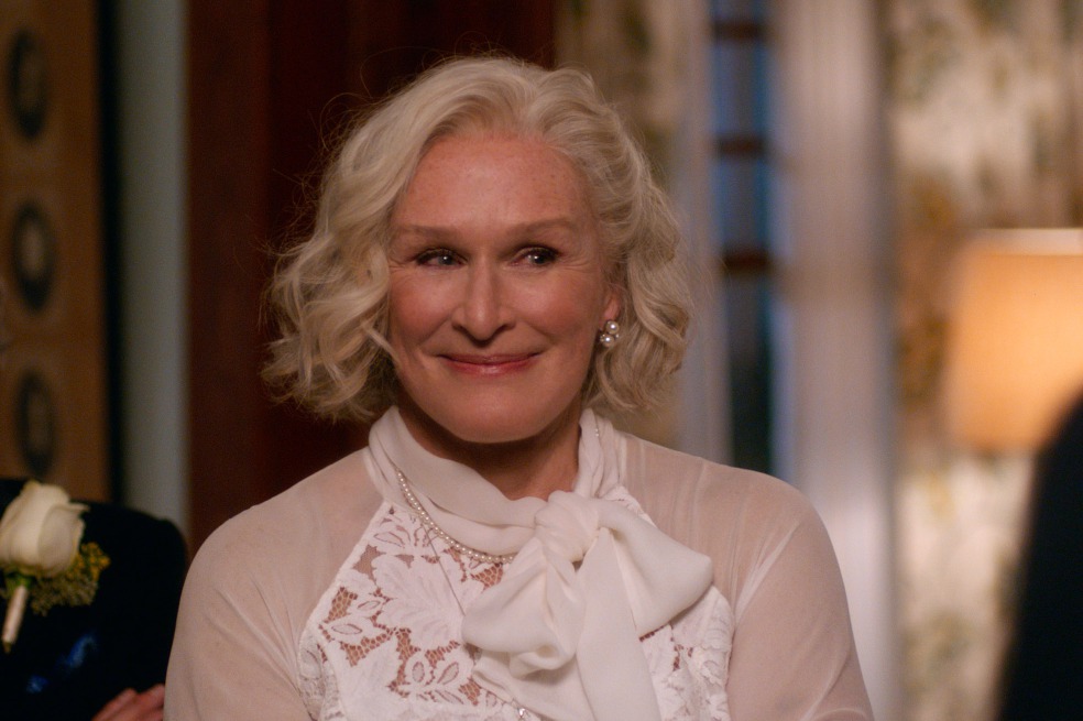 Glenn Close, el eje de la comedia “¿Quién @#*%$ es papá?”