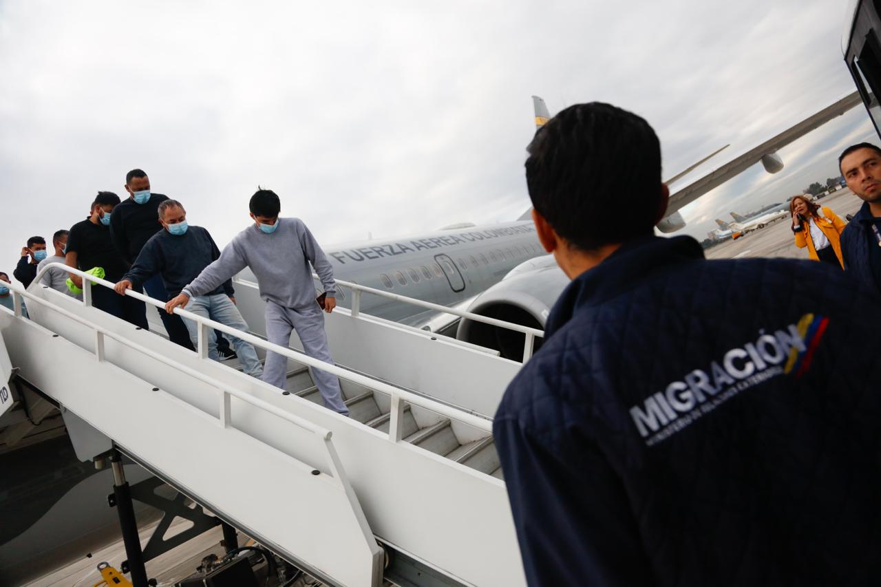 Llegaron a Bogotá los primeros vuelos con deportados colombianos desde EE. UU.