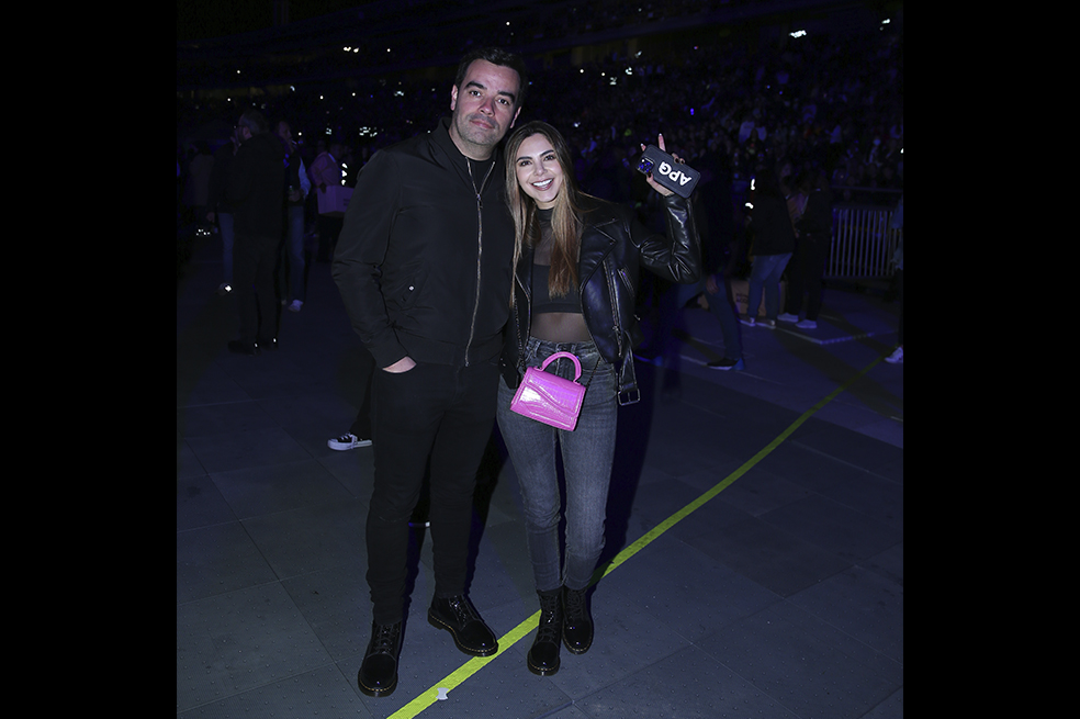 Emerson Acuña, Andrea parra Coldplay