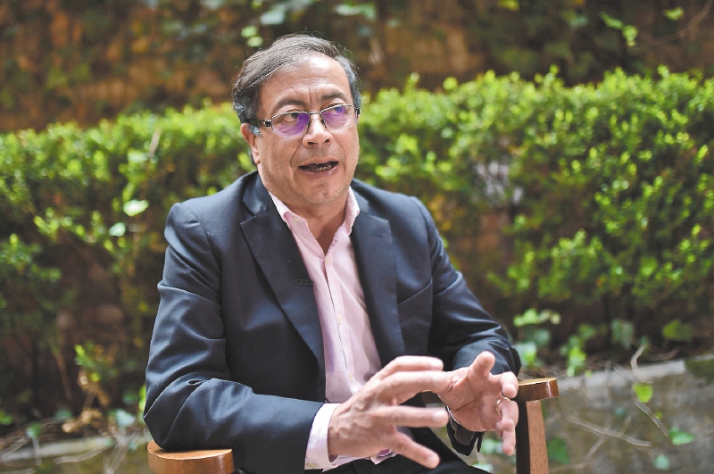Petro, el puntero