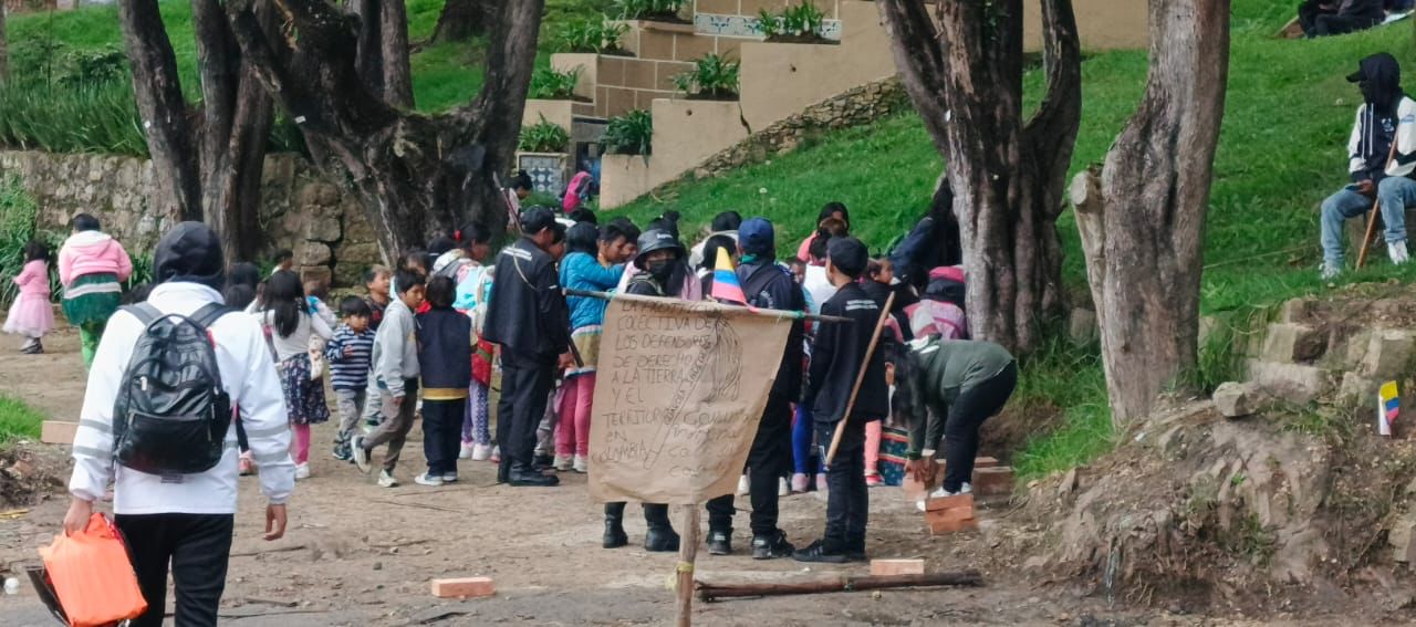 Comunidad Emberá que se encontraba en la UPI La Rioja, retornó al Parque Nacional