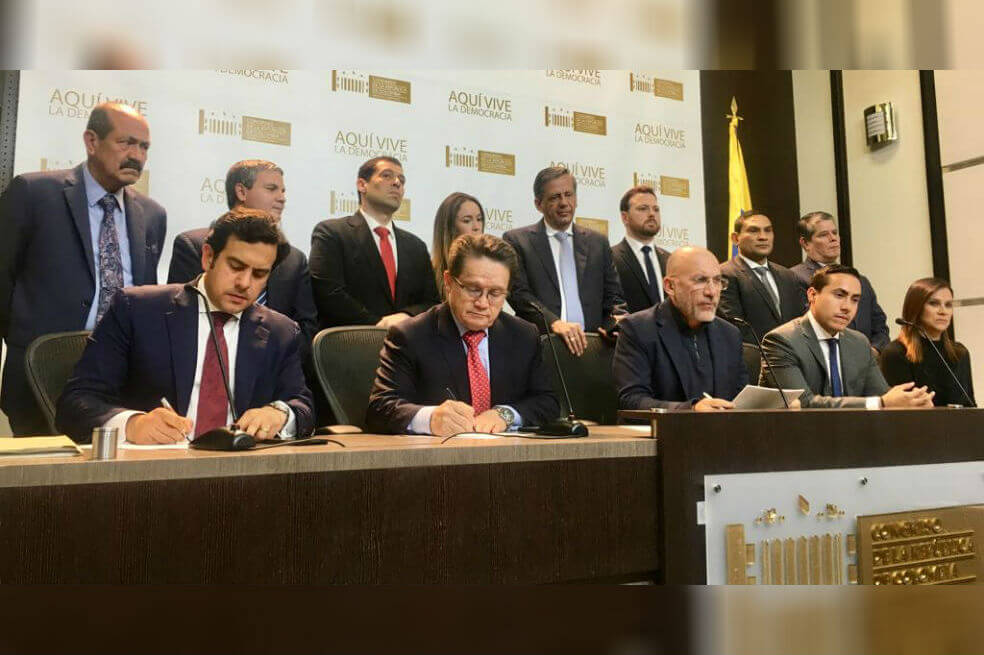 Avanza unidad de partidos independientes en el Congreso