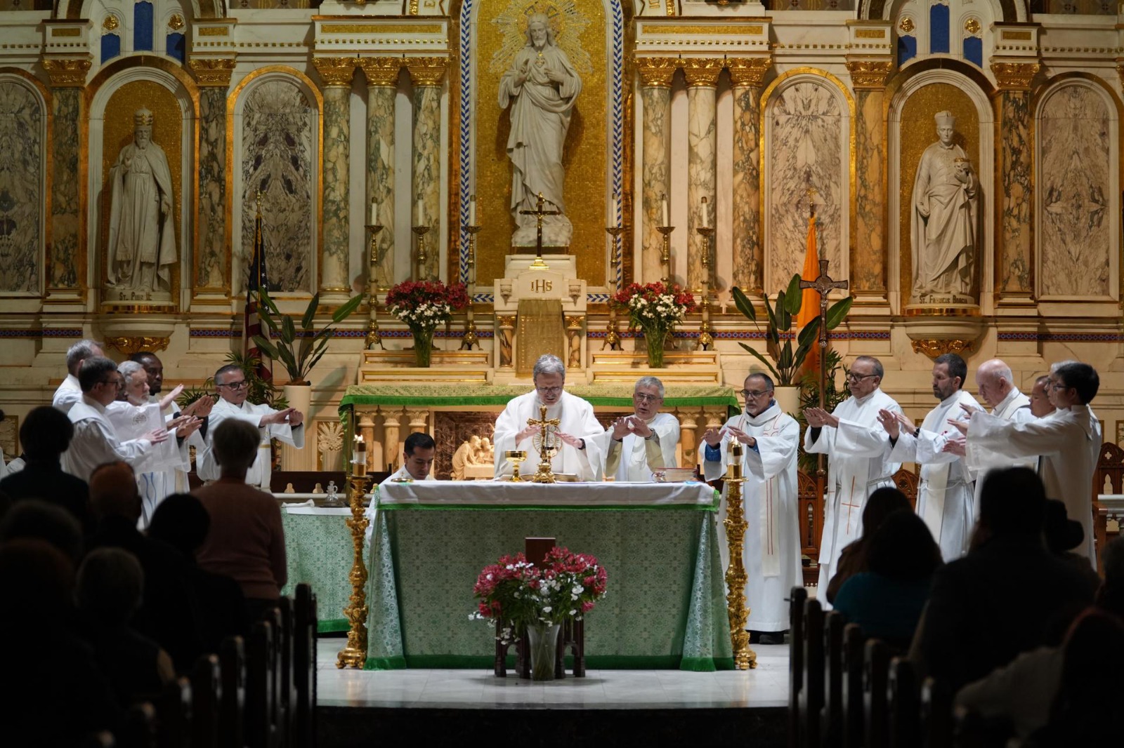 Cuando ICE negó el cuerpo de Cristo: la Iglesia católica se planta contra el plan de Trump