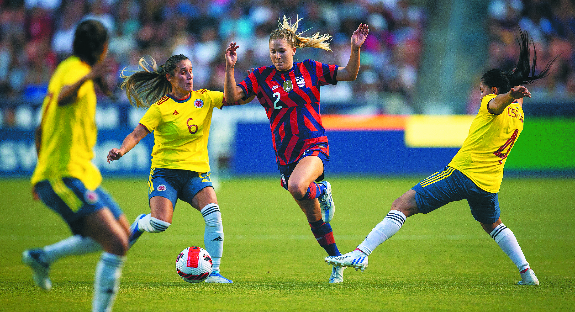“A las patadas”: un libro para conocer la historia del fútbol femenino