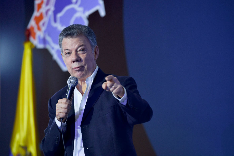 Entregamos un país diferente al que recibimos en materia de infraestructura: Santos
