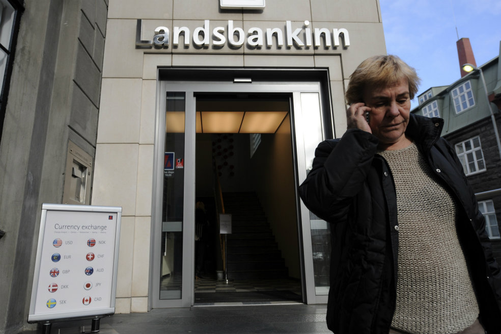 Islandia triunfa tras quiebra de su banca