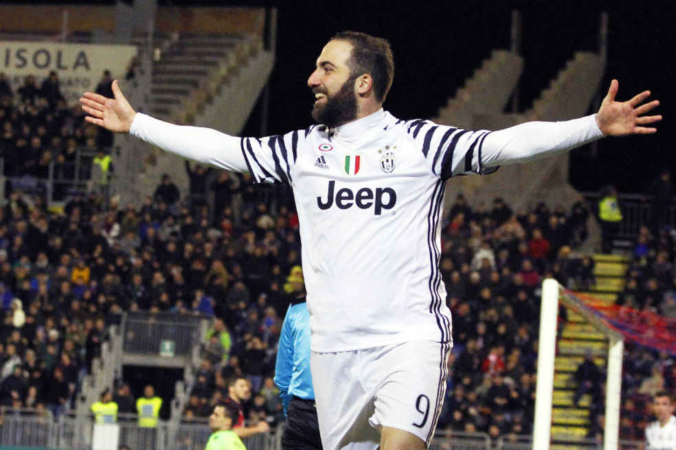 De la mano de Higuaín la Juventus venció al Cagliari