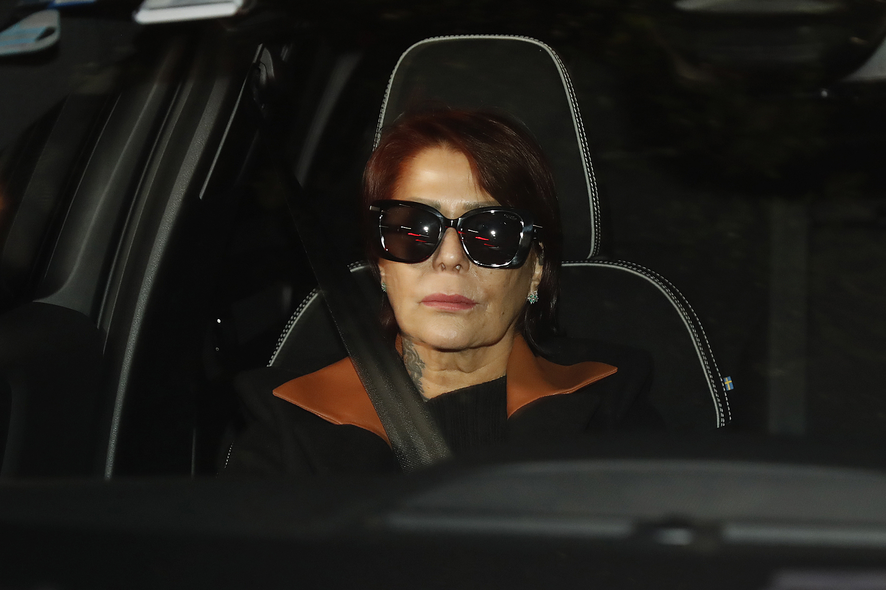 MEX6274. CIUDAD DE MÉXICO (MÉXICO), 28/11/2024.- La cantante mexicana, Alejandra Guzmán llega al hospital donde falleció su madre la actriz Silvia Pinal este jueves en Ciudad de México (México). La actriz mexicana Silvia Pinal, la última diva del cine nacional, falleció este jueves a los 93 años, luego de permanecer varios días ingresada en un hospital de la Ciudad de México debido a una infección urinaria, informaron sus familiares. EFE/ Mario Guzmán