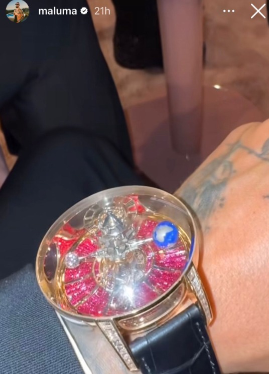 ¿Cuánto cuesta el lujoso reloj que lució Maluma en los Grammy?