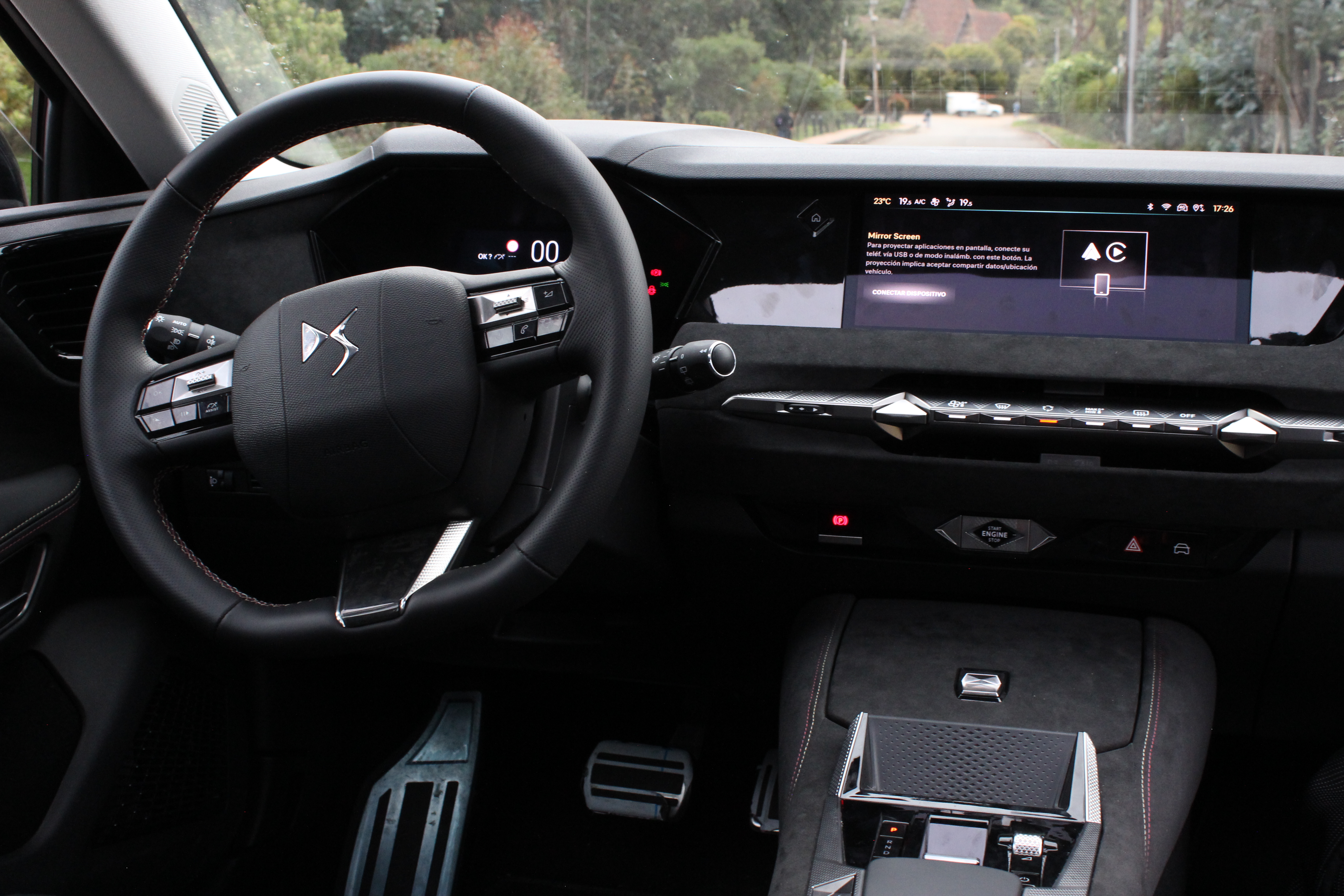 El nuevo DS 4 cuenta con un sistema multimedia con pantalla táctil de 10”.