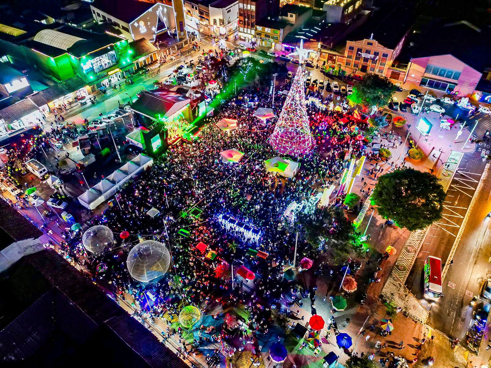 Soacha enciende la Navidad con un show de 200 drones y promueve la diversión sin pólvora