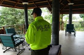 Condenan a cinco años de prisión a patrullero por vender información al «Clan del Golfo»