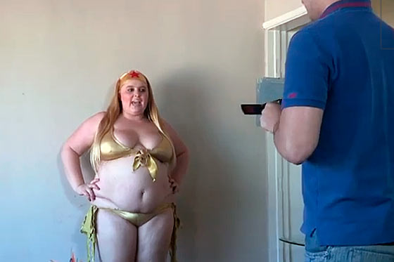 Mujer ingiere diariamente 5.000 calorías para ser la modelo más gorda del mundo