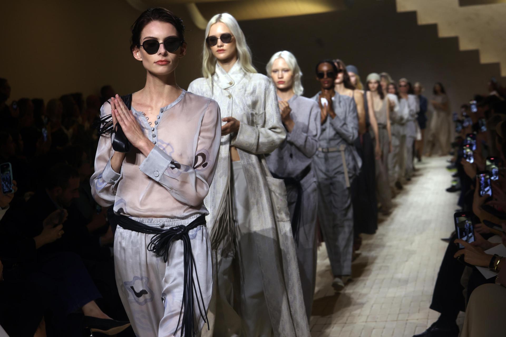 Así fue el desfile de Armani en Milán tras la muerte de su fundador