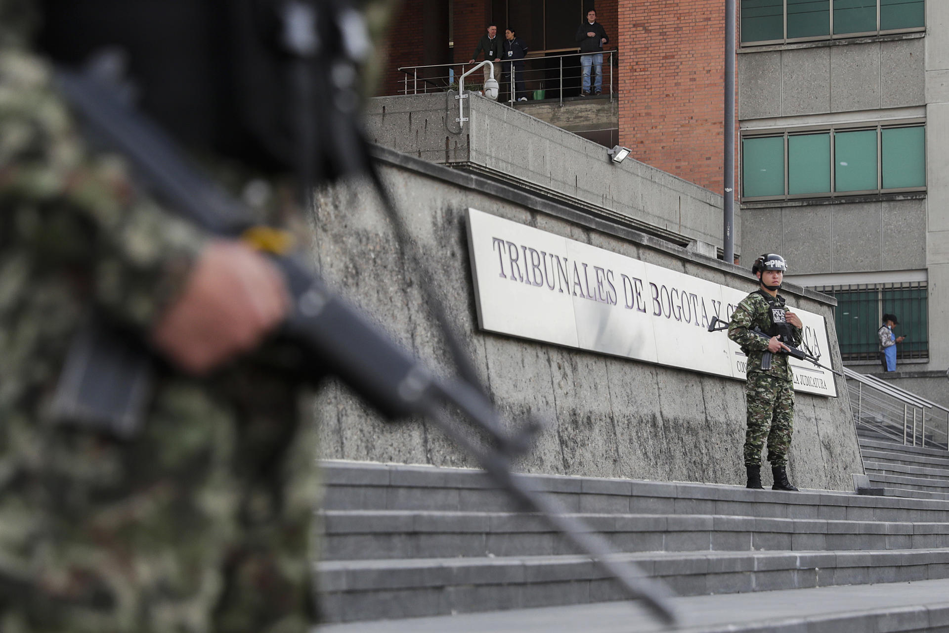 Más de 32.000 firmas impulsan debate sobre asistencia militar en Bogotá