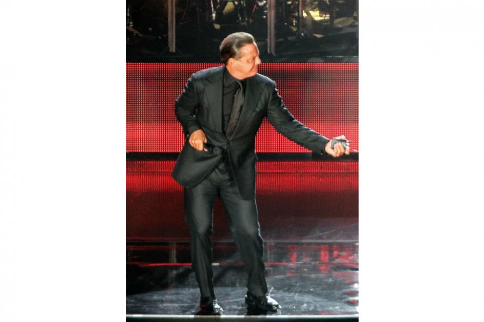 Luis Miguel aplazó los conciertos en México tras abandonar dos shows esta semana