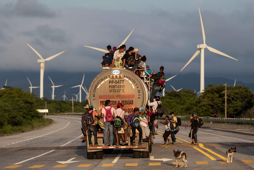 México duplicará salario mínimo en frontera con EE.UU. para reducir emigración