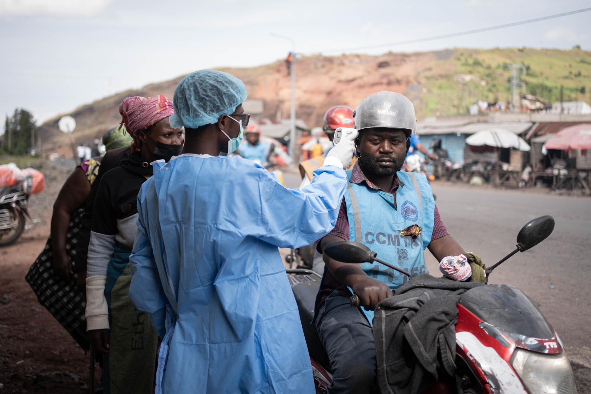 Entre el ébola y la guerra, RD Congo se enfrenta a una “colisión catastrófica”: OMS