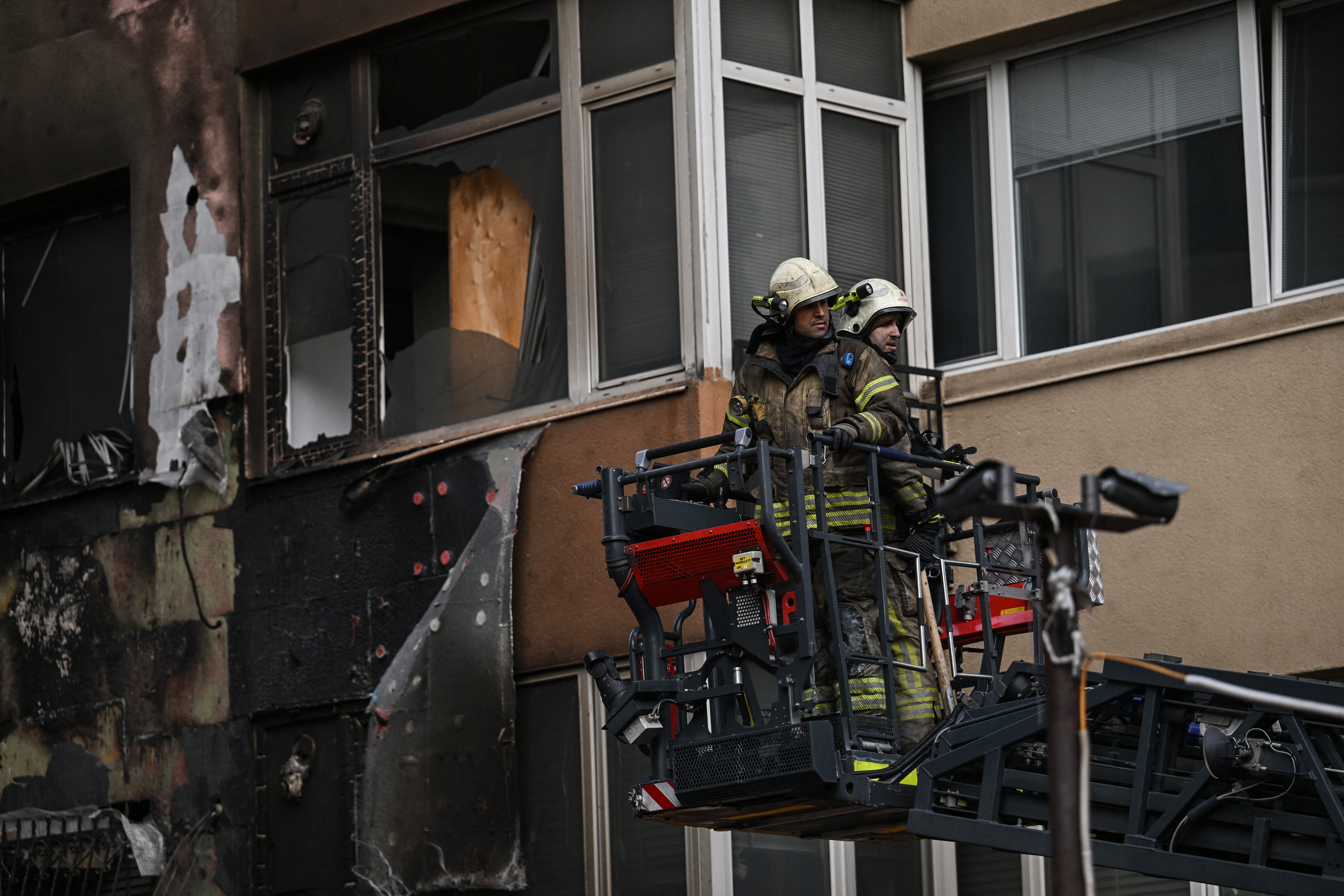 Incendio en Estambul dejó al menos 29 personas fallecidas