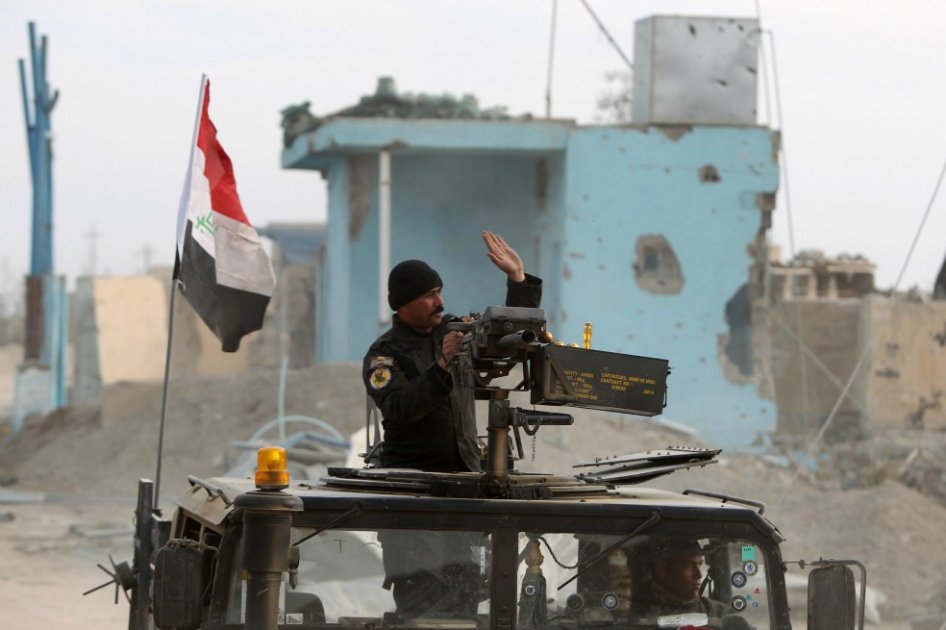 Soldados iraquíes en el centro de Ramadi, tras la captura del barrio de Hoz, eje gubernamental de la ciudad. / AFP