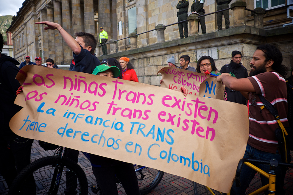 Manifestaciones sobre derechos y familia terminan en altercados entre cristianos y LGBTI en Bogotá