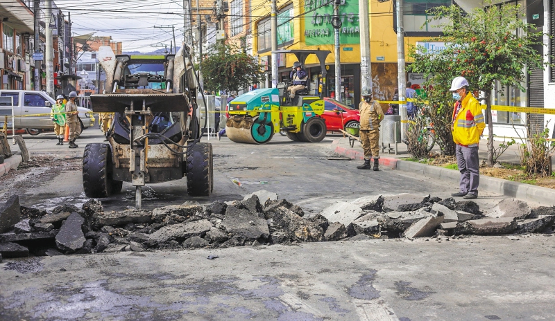 23 mil huecos en las vías de Bogotá han sido tapados durante 2023