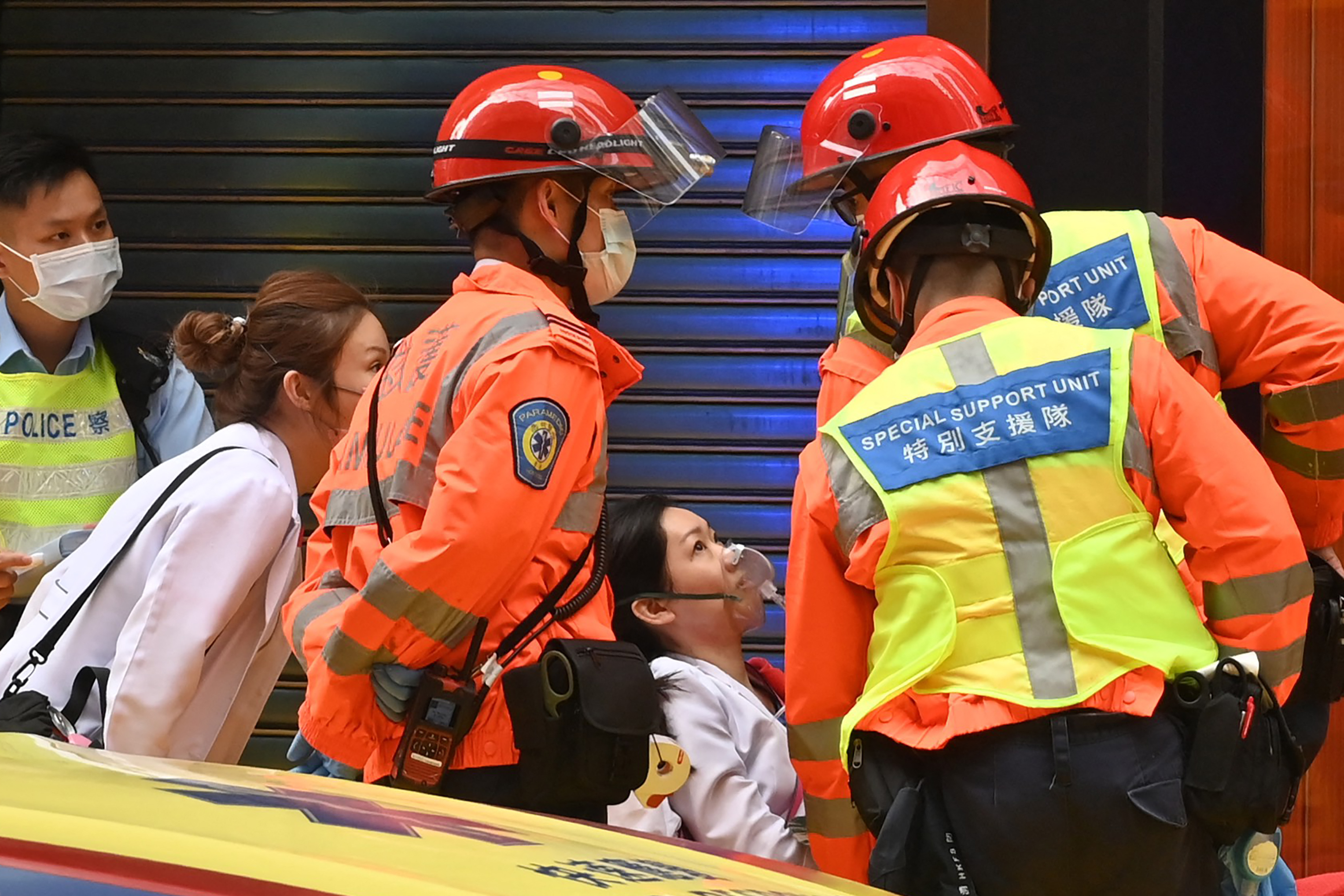 Incendio en el World Trade Center de Hong Kong: evacúan a unas 1.200 personas