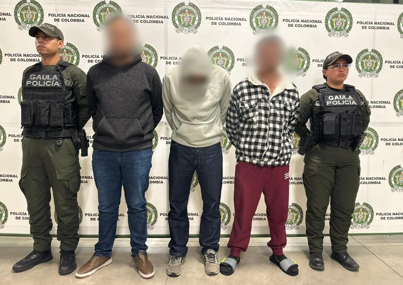 Así operaba la banda delincuencial que extorsionaba con falsas encomiendas en Bogotá