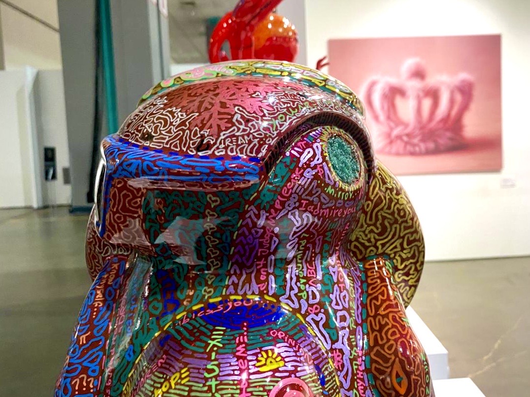 Johnny López, el escultor colombiano que llegó con sus obras al LA Art Show