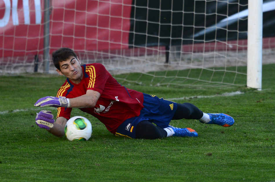 Casillas se iría del Real Madrid si sigue sin jugar