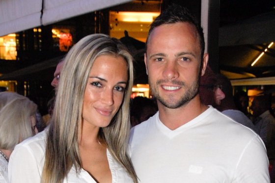 Pistorius, acusado de matar a su novia, fue visto en fiesta