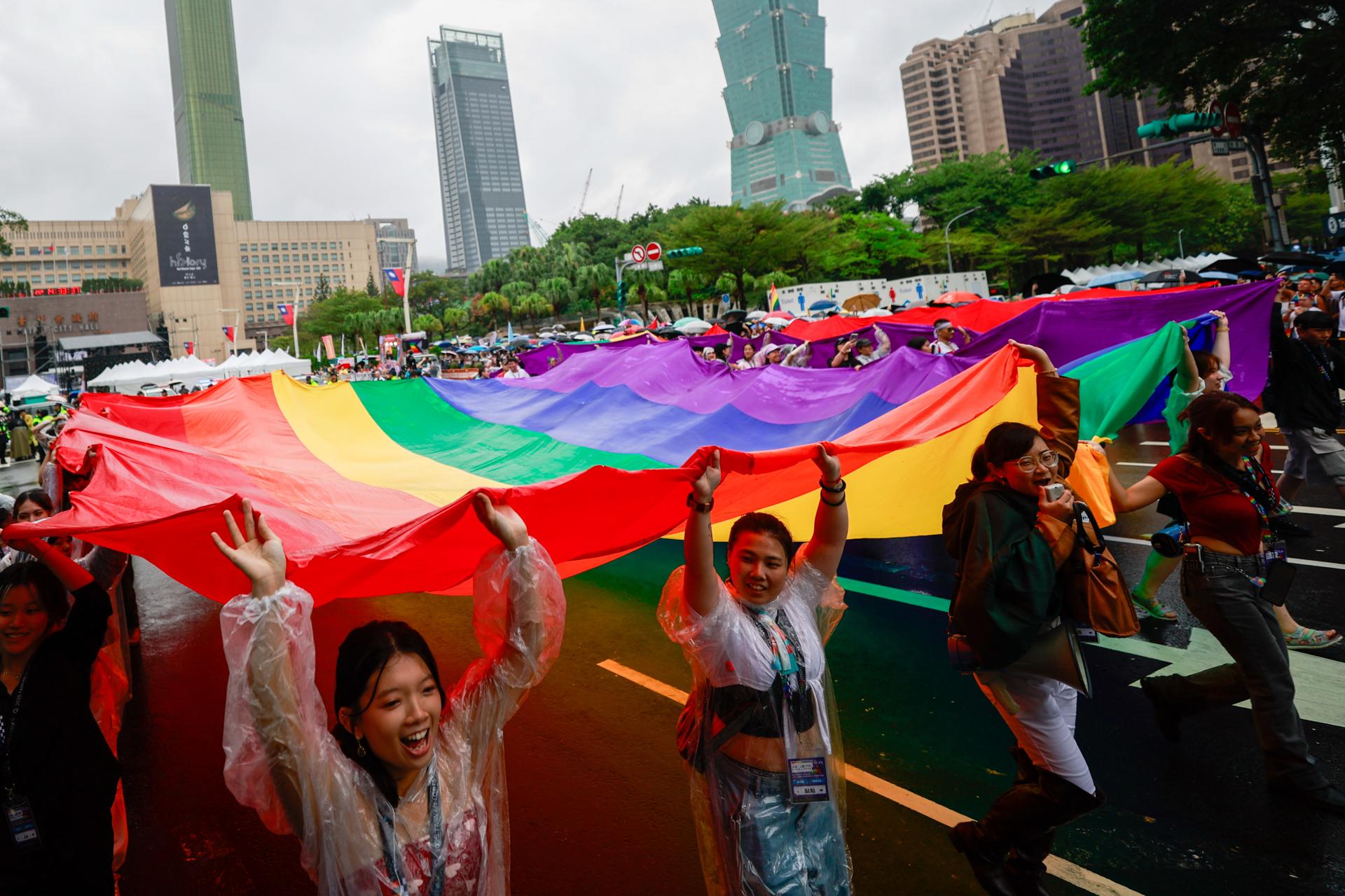 Los países más seguros para viajar siendo LGBTIQ+, según rankings internacionales