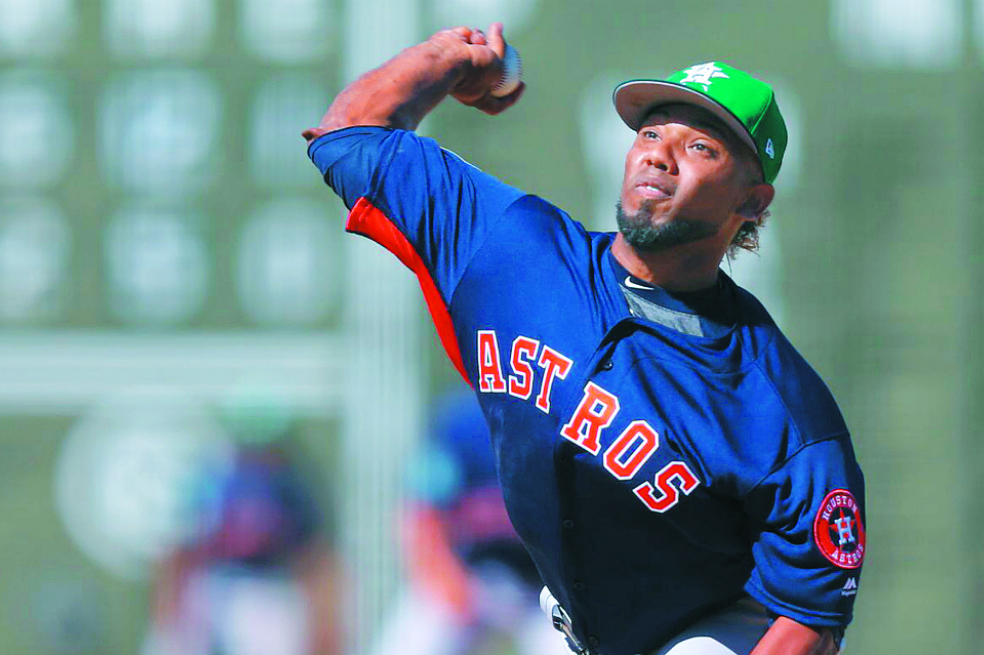 Aunque no lo nombraron durante las transmisiones internacionales de televisión, el cartagenero Dayán Díaz se convirtió en el tercer colombiano en ganar anillo de Serie Mundial. No estuvo en la alineación de los Astros en postemporada, pero sí formó parte del equipo a lo largo de la campaña 2016. El lanzador nacido en Cartagena jugó 10 partidos, en los que ponchó a 10 jugadores y terminó con récord de una victoria y una derrota antes de ser dejado en libertad el 31 de agosto. Se une a Édgar Rentería y Orlando Cabrera como los únicos criollos con anillo de campeón en el béisbol de Grandes Ligas. / AFP