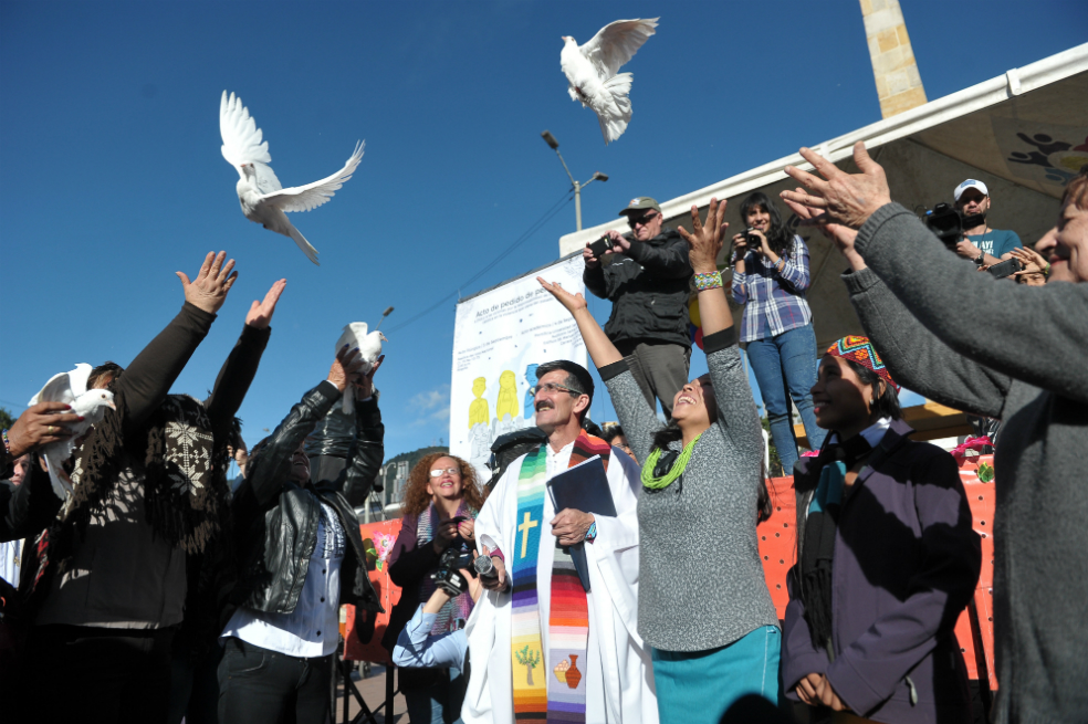 Miembros de la iglesia católica piden perdón a las víctimas del conflicto